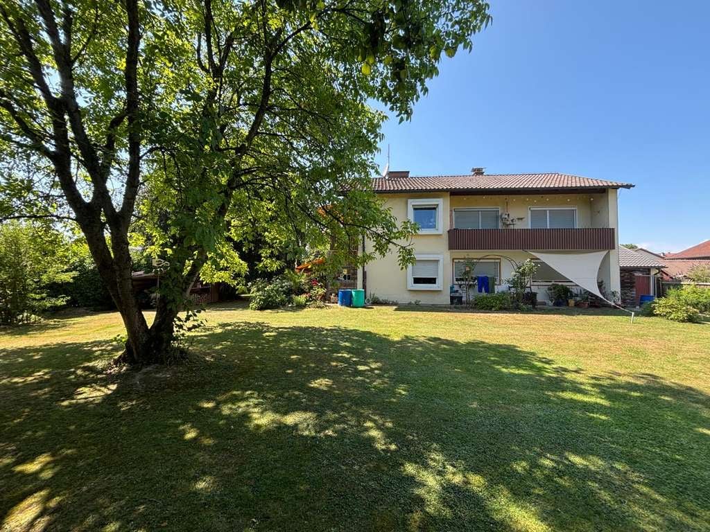 Immobilie in Waging am See - Kapitalanlage– Zweifamilienhaus, vermietet, auf großzügigem Grundstück nahe dem Waging - Bild 2