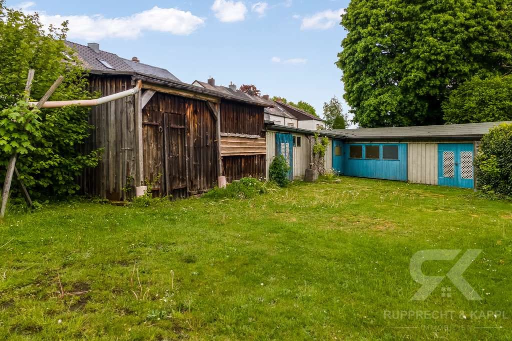 Immobilie in Mitterteich - Lukratives Zweifamilienhaus mit großem Grundstück und zusätzlicher Baufläche im hinteren Bereich - Bild 2