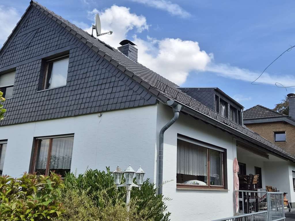Immobilie in Much - 3-Familienhaus in Much: Mehrgenerationen-Wohnen auf 300 m² Wohnfläche mit Riesen-Grundstück - Bild 2