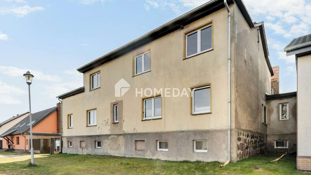 Immobilie in Zehdenick - Wohnen & Gestalten: MFH mit 5 WE, großzügigem Grundstück, Garagen, Scheunen, Gartenhaus & viel mehr - Bild 2