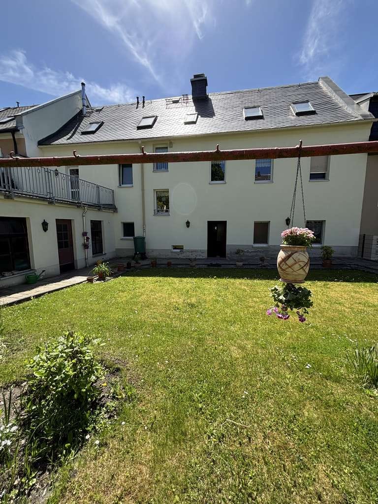 Immobilie in Annaberg-Buchholz - Stilvolles denkmalgeschütztes Stadthaus mit Gästeeinheiten, Terrasse und großem Garten in Annaberg - Bild 2