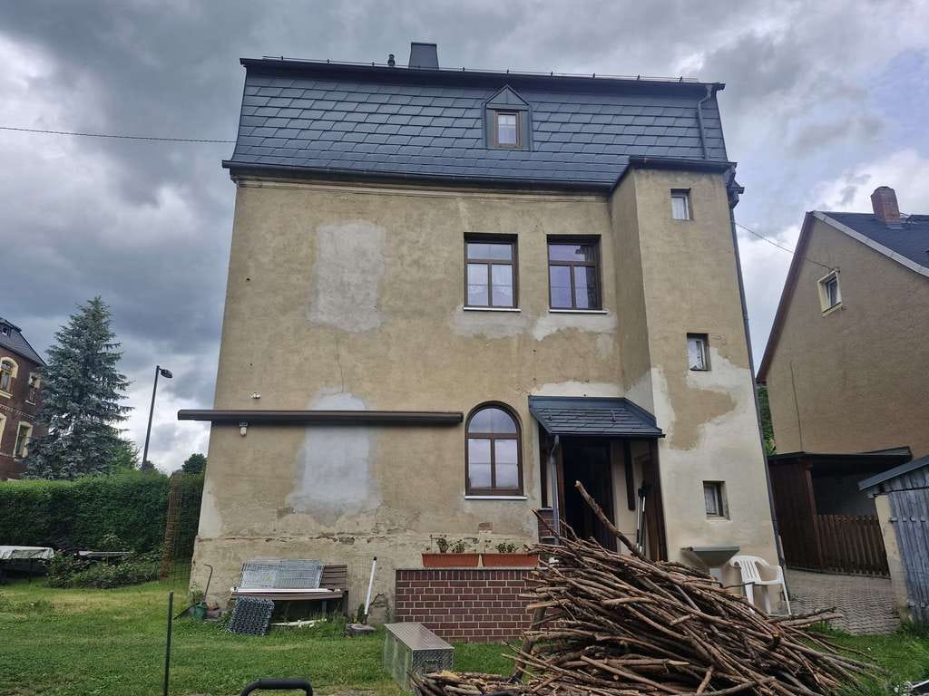 Immobilie in Lößnitz - Zweifamilienhaus mit Ausbau- und Gestaltungsmöglichkeiten in Lößnitz! - Bild 2