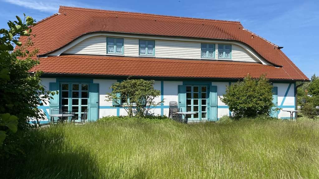 Immobilie in Dranske - 5 Ferienwohnungen - 1 Haus - 10 Gehminuten vom Strand - Bild 1
