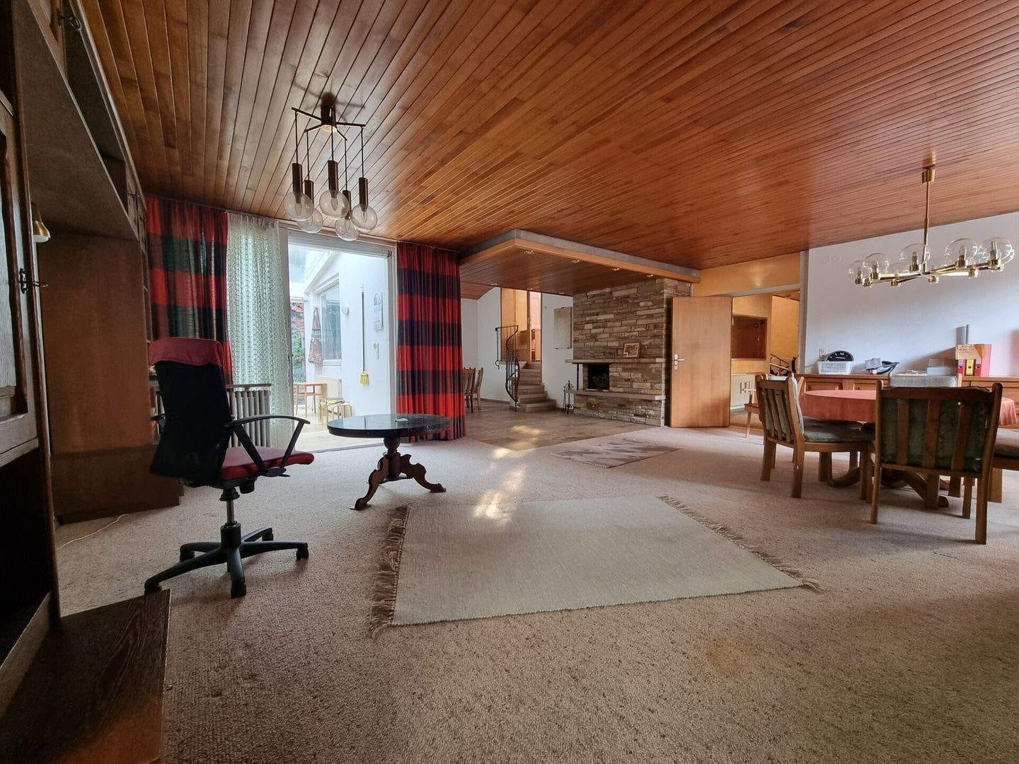 Immobilie in Treuchtlingen - Charmantes Einfamilienhaus mit Wintergarten, Sauna, offenem Büro und vielseitigem Kellerbereich - Bild 2