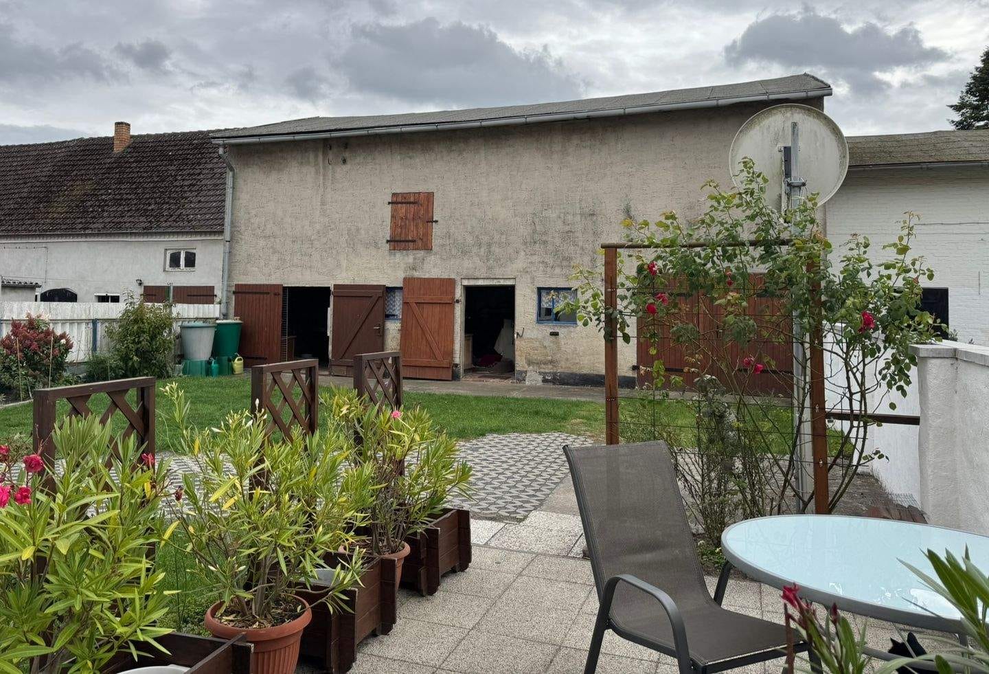 Immobilie in Meiersberg - Charmantes, liebevoll saniertes großes DDH mit viel Nebengelass, Scheune mit Garage,  Garten mit Sitzlaube in einer ruhigen, waldreichen Umgebung, unw - Bild 3