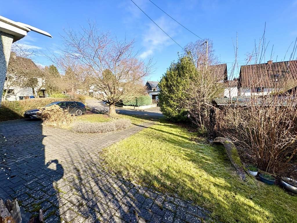 Immobilie in Nauroth - **Idyllisches Wohnhaus mit schönem Grundstück und Scheune in ruhiger Lage von Nauroth** - Bild 2