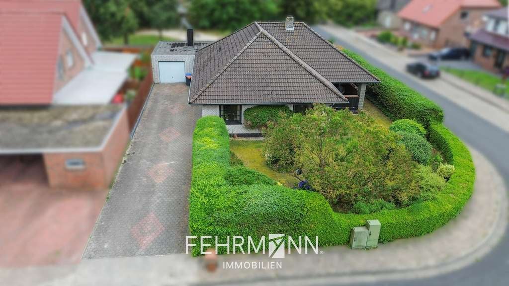 Immobilie in Esterwegen - Gepflegter Bungalow mit großzügigem Eckgrundstück in ruhiger Wohnlage von Esterwegen zum Kauf - Bild 1