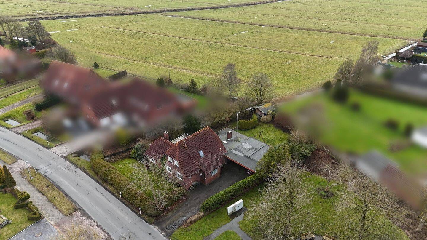 Immobilie in Nordenham - Freistehendes Einfamilienhaus mit Wintergarten, Sauna und viel Potenzial in Nordenham-Phiesewarden - Bild 2