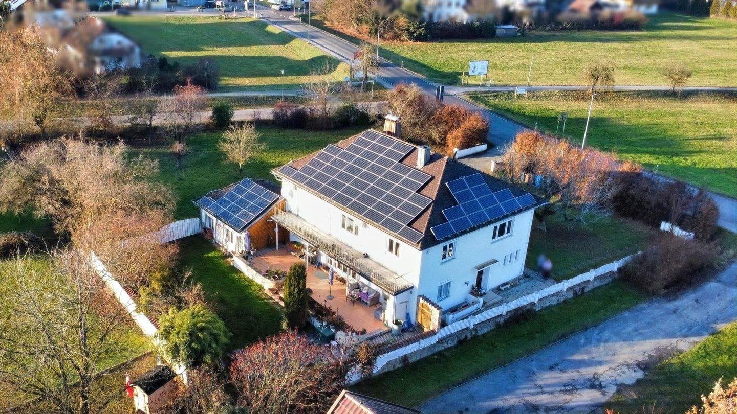 Immobilie in Aldersbach - Ehemalige Arztvilla mit PV-Anlage und großem Grundstück in zentraler Lage von Aldersbach - Bild 2