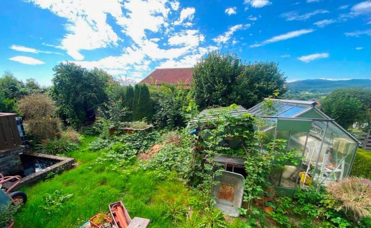 Immobilie in Grafenwiesen - Mehrgenerationenhaus mit viel Potential und großem Garten - Bild 4