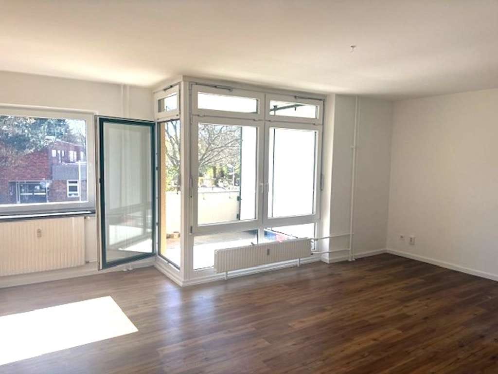 Immobilie in Berlin - * RUHIG & GRÜN IM BELIEBTEN BUCKOW: APPARTEMENT MIT EINBAUKÜCHE, WANNENBAD & SONNENBALKON! * - Bild 0