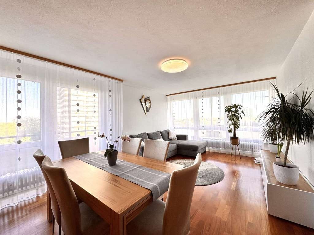 Immobilie in Lahr/Schwarzwald - Gepflegte 4-Zi-Wohnung mit Garage * Modernisiertes Haus * 121 qm Wohnfläche* 77933 Lahr - Bild 0