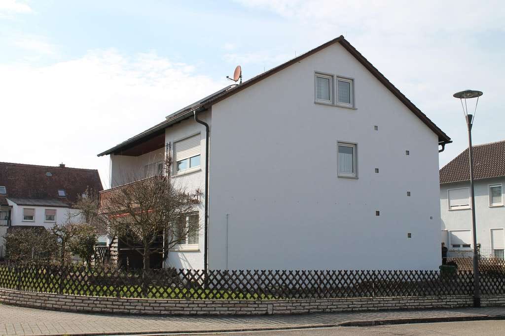 Immobilie in Wilburgstetten - Solides Zweifamilienwohnhaus in gepflegtem Zustand in Wilburgstetten - Bild 1