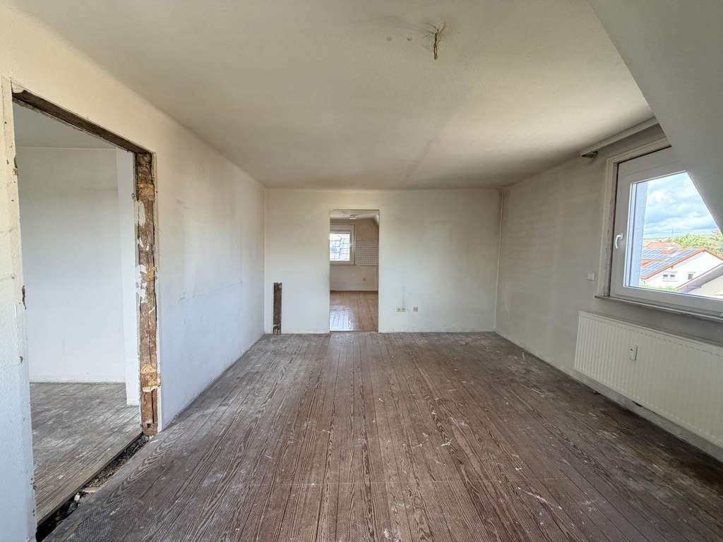 Immobilie in Kirchheim am Neckar - Dachgeschosswohnung in zentraler Lage von Kirchheim am Neckar - Bild 1