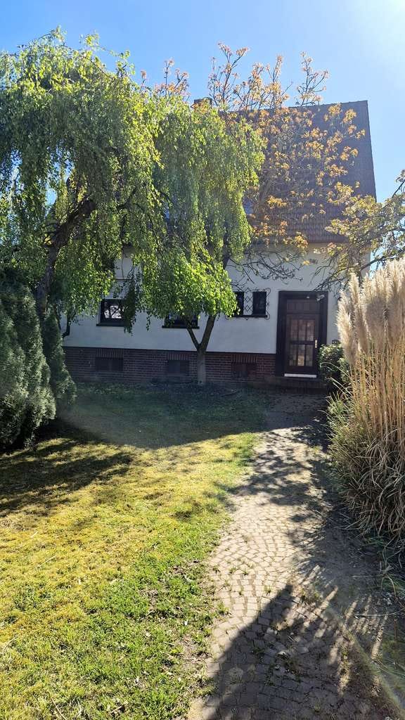 Immobilie in Hasbergen - Idyllisches Ein- Zweifamilienhaus mit großem Potenzial in zentraler Lage von Hasbergen  - Bild 0
