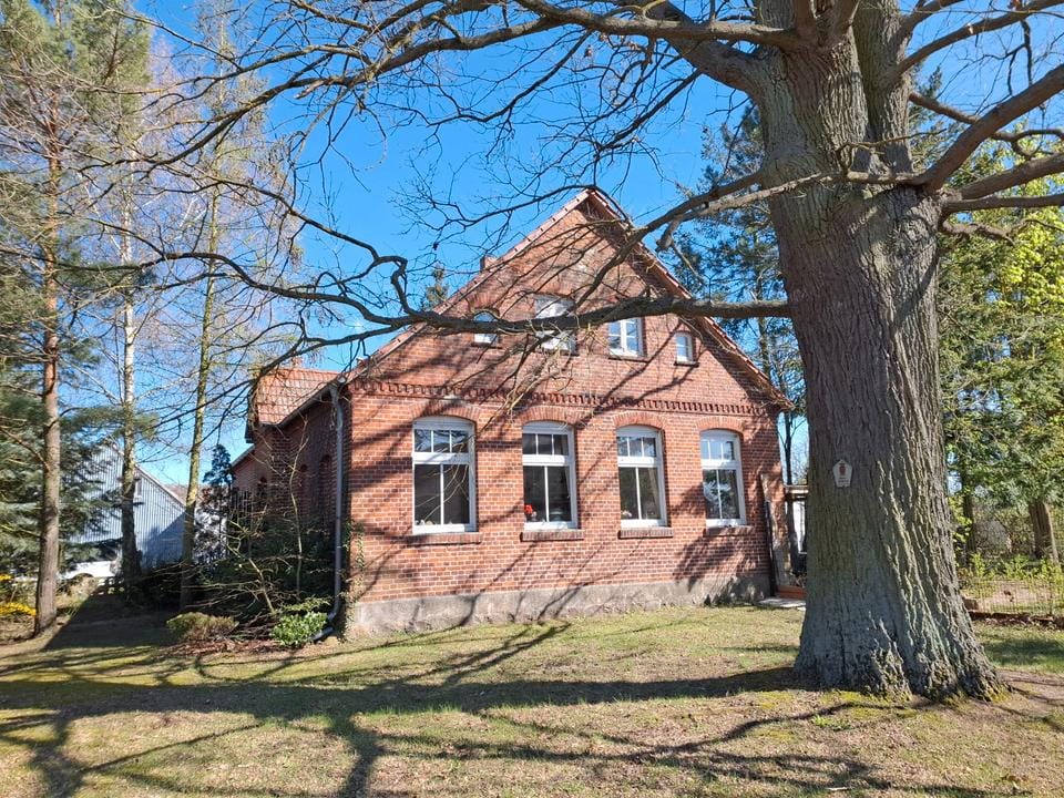 Immobilie in Arendsee (Altmark) - Wunderschönes, idyllisches, großes Wohnhaus. Heizung von 2016. - Bild 0