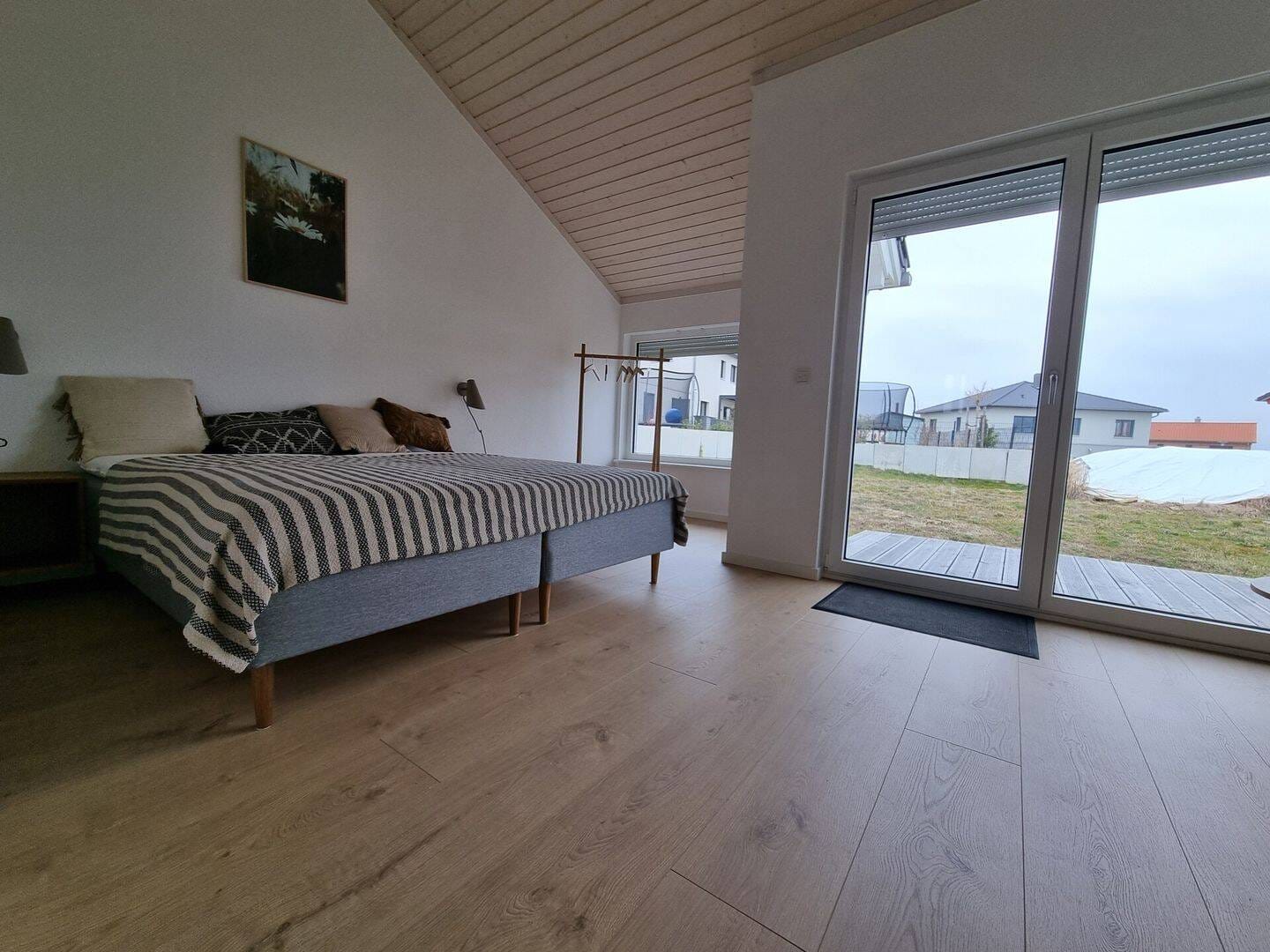 Immobilie in Ellingen - "Exklusiver Bungalow mit moderner Architektur - Erstbezug in Top-Lage!" - Bild 2