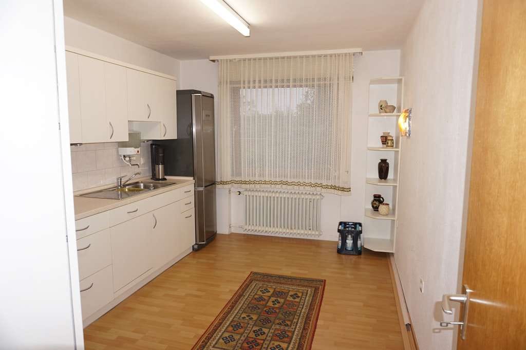 Immobilie in Guxhagen - Attraktives Zweifamilienhaus in ruhiger, naturnaher Lage. Keine Käuferprovision! - Bild 4