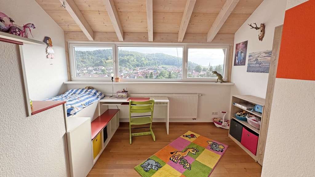 Immobilie in Gomadingen - Lage, Aussicht, Größe und Zustand werden Sie begeistern - Bild 4