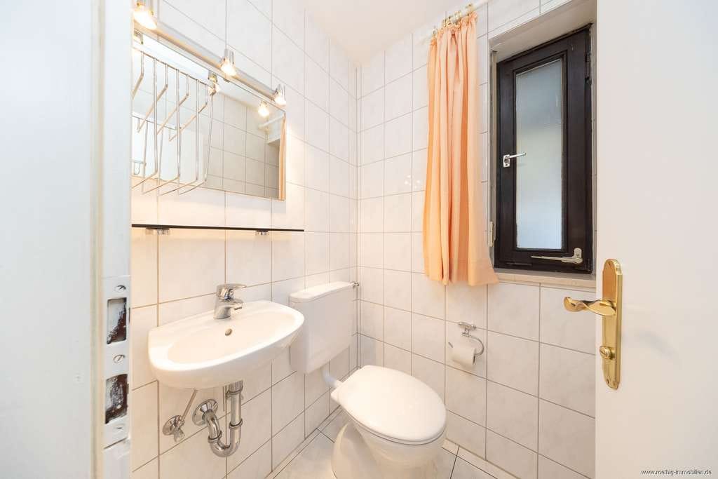 Immobilie in Gräfelfing - Gräfelfing: Familientraum im Grünen - DHH mit flexibl. Nutzungsmöglichkeiten, grünem Garten & Garage - Bild 2