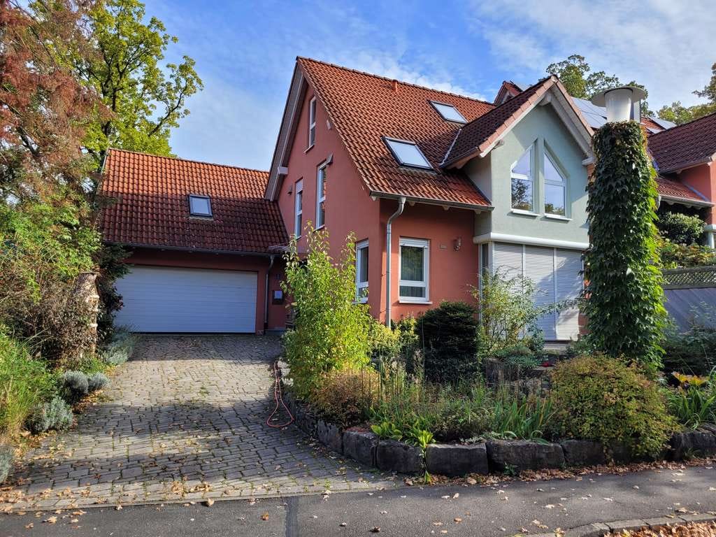 Immobilie in Dietersheim - Doppelhaushälfte mit Garage in Dietersheim (nähe Neustadt/Aisch - Bild 0