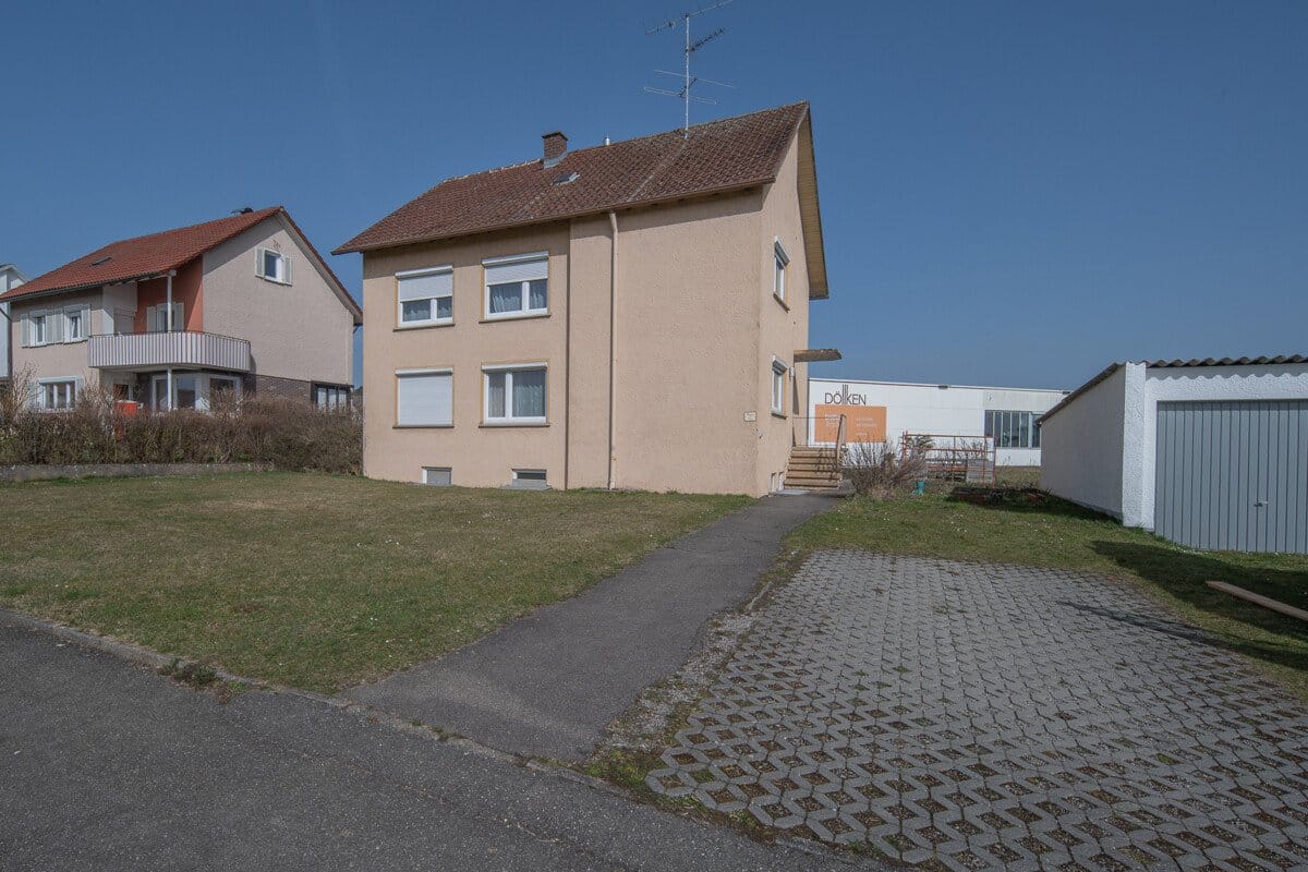 Immobilie in Dunningen - Sonniges 2 Familienhaus mit viel Platz für Ertrag und Rendite - Bild 0
