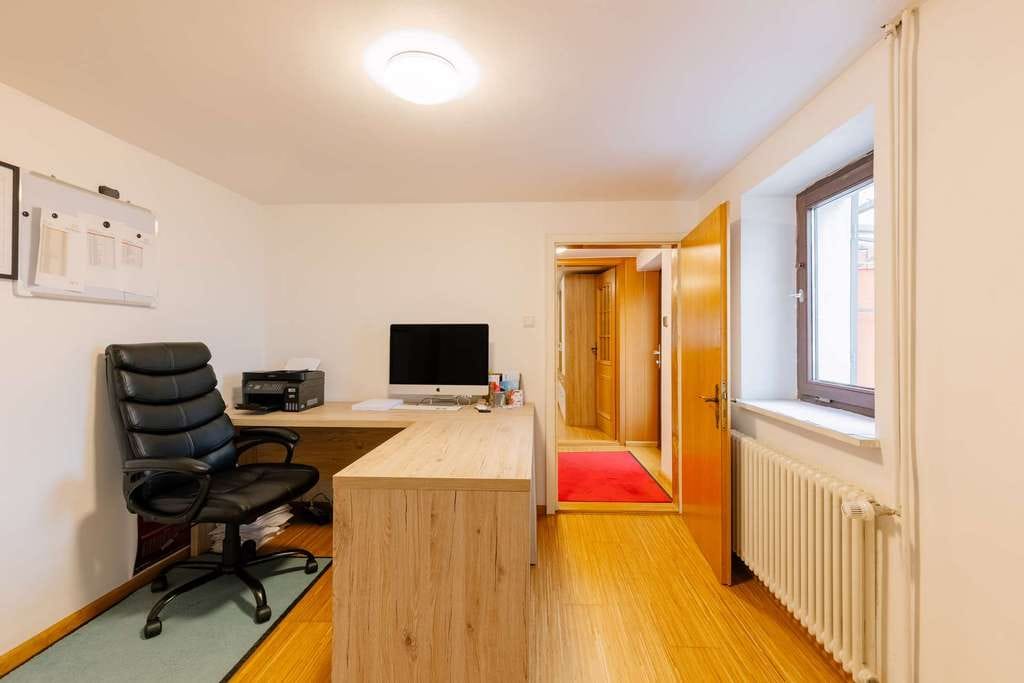 Immobilie in Teningen - Vielseitiges Hof-Ensemble mit zwei Wohneinheiten, Dachterrasse, Produktion und Verkauf in Köndringen - Bild 2