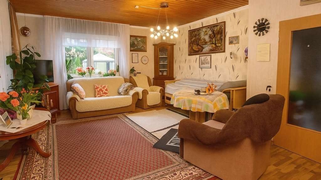 Immobilie in Edewecht - Ein-/Zweifamilienhaus mit großzü. Garten, Garage sowie abtrennbarem Bauplatz in Edewecht-Osterscheps - Bild 2