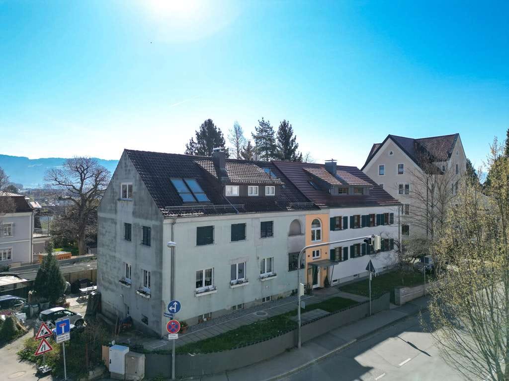Immobilie in Lindau (Bodensee) - Charmanter Altbau in Aeschach - Großzügige 5-Zimmer-Wohnung mit vielseitigem Nutzungspotenzial - Bild 0