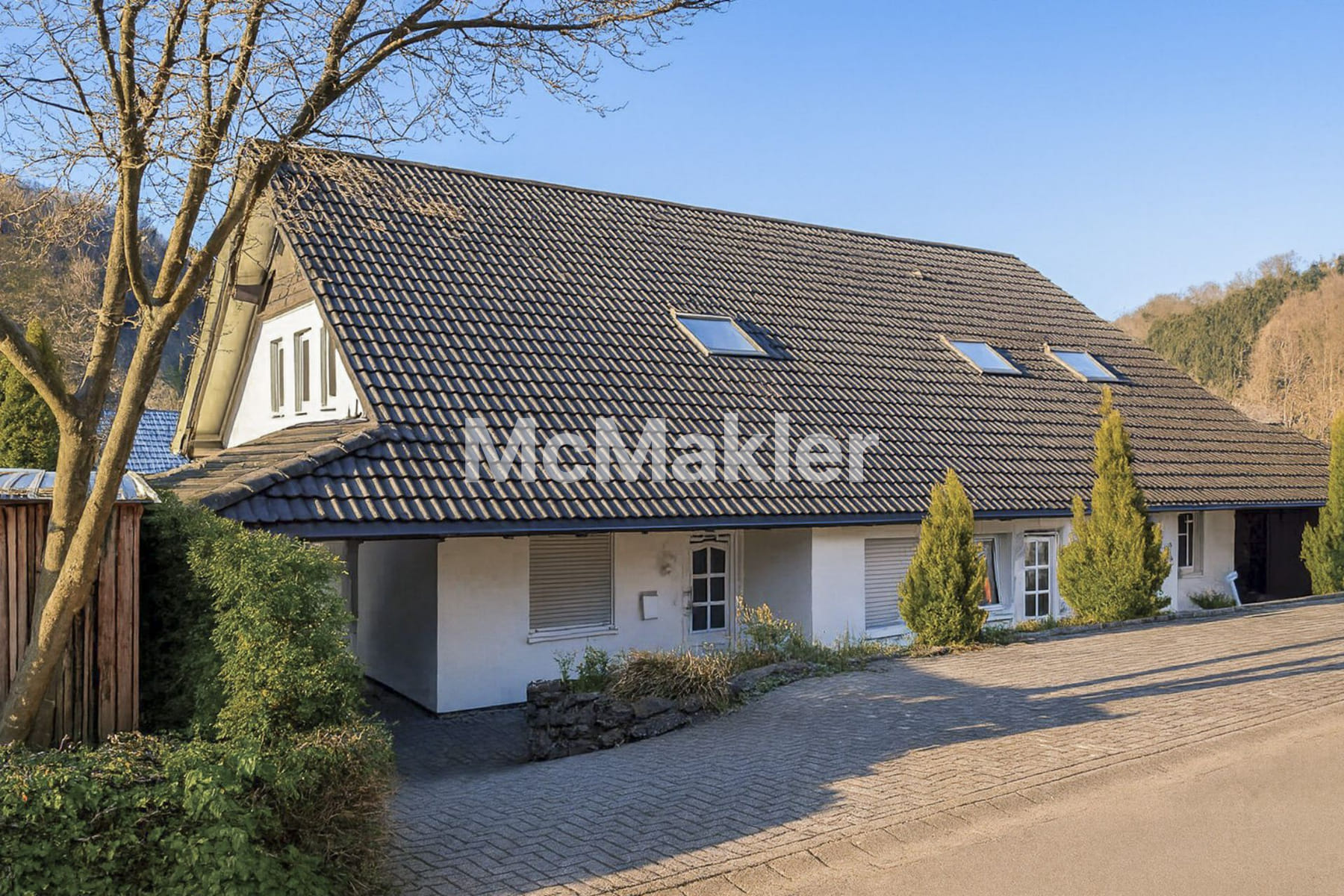 Immobilie in Schmallenberg - Energieeffizienz A+ – Moderne Doppelhaushälfte mit 3 Wohnungen in Niedersorpe - Bild 0