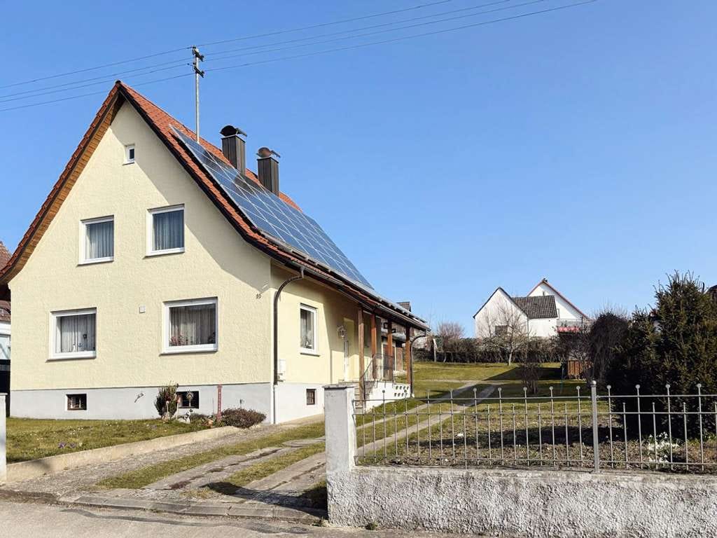 Immobilie in Jettingen-Scheppach - Charmantes Einfamilienhaus mit Potenzial! - Bild 1