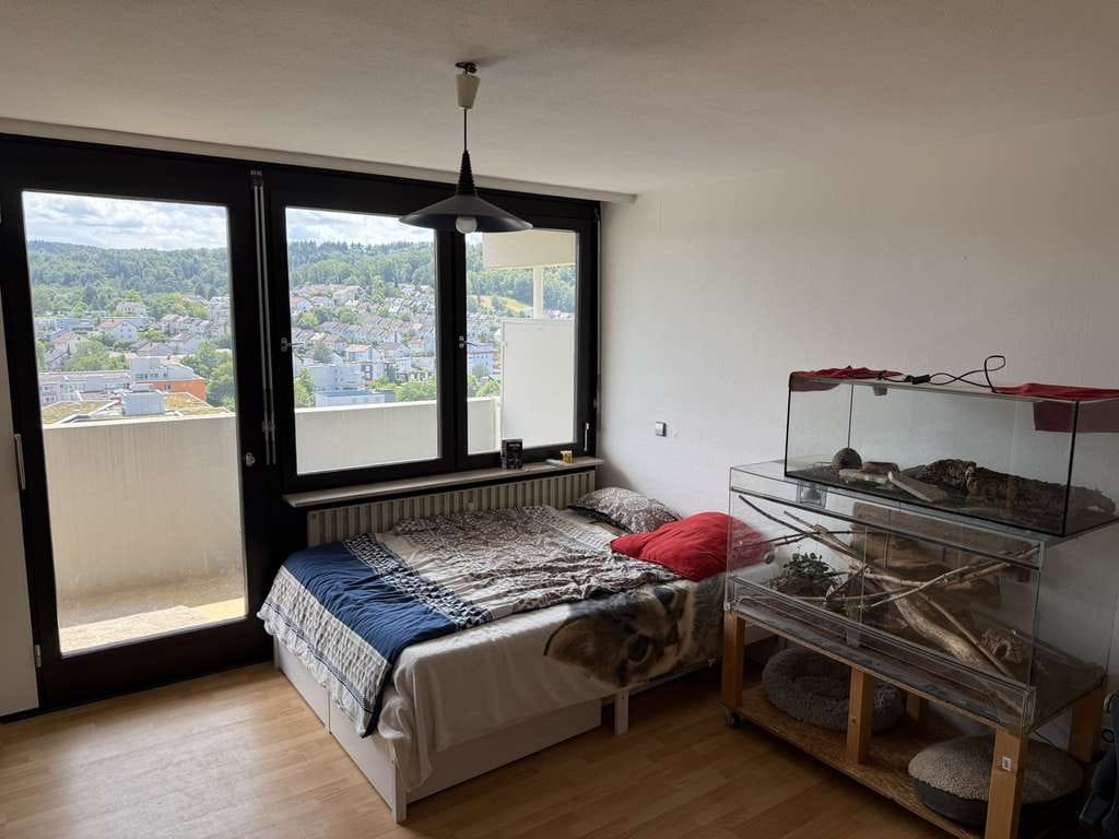 Immobilie in Winnenden - "Wohnen mit Aussicht – großzügige 4,5-Zimmer-Wohnung mit zwei Balkonen in Winnenden" - Bild 2