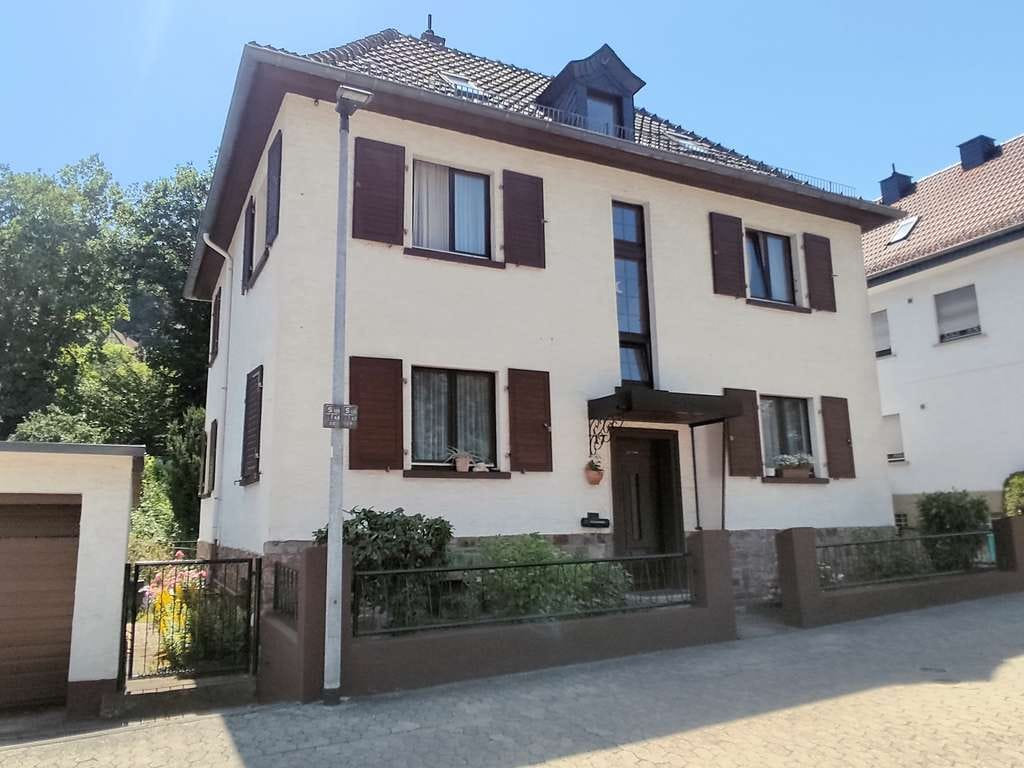 Immobilie in Stromberg - Altbaucharme in bester Wohnlage, Gepflegtes Zweifamilienhaus mit Garten & 3 Garagen in Stromberg - Bild 0