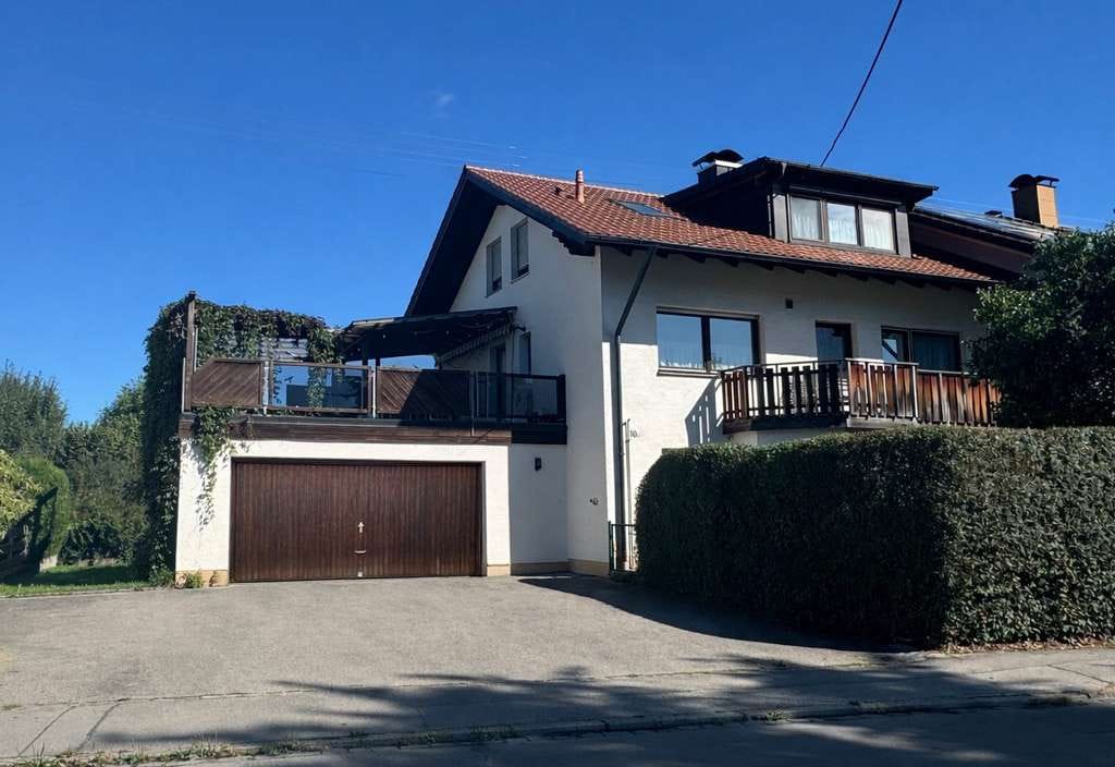 Immobilie in Buchloe - Geräumige DHH mit großzügigem Garten in zentraler Lage in Buchloe. Für große Familien und Pendler - Bild 0