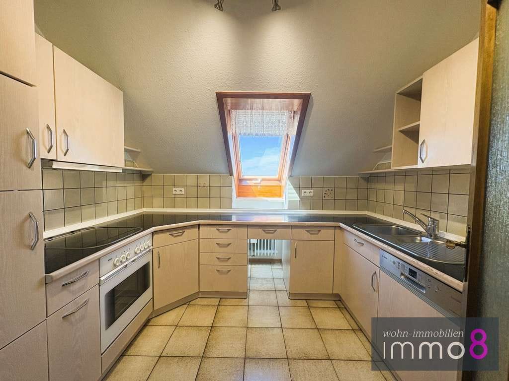 Immobilie in Meitingen - Über den Dächern von Meitingen - 3-Zimmer-Dachgeschosswohnung mit großer Loggia und Weitblick! - Bild 3