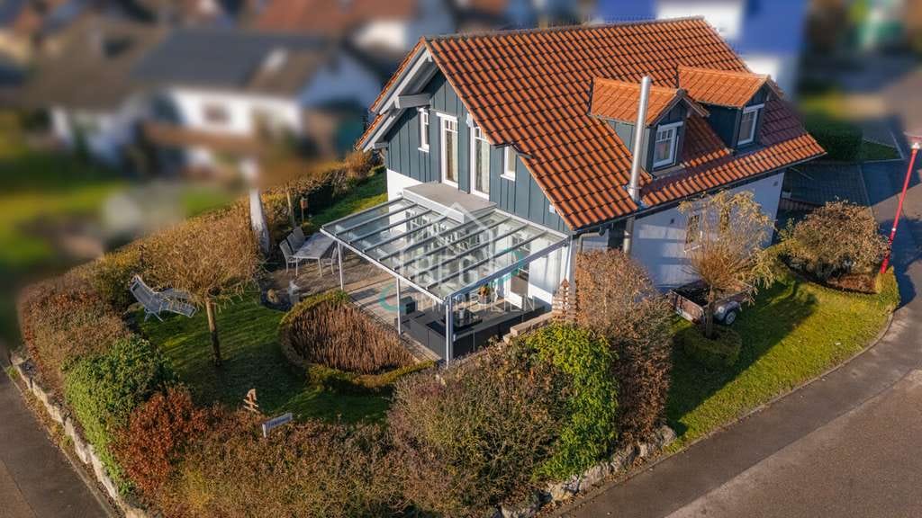 Immobilie in Stimpfach - Familienfreundliches Einfamilienhaus  mit Garten, Terrasse und Doppelgarage - Bild 2