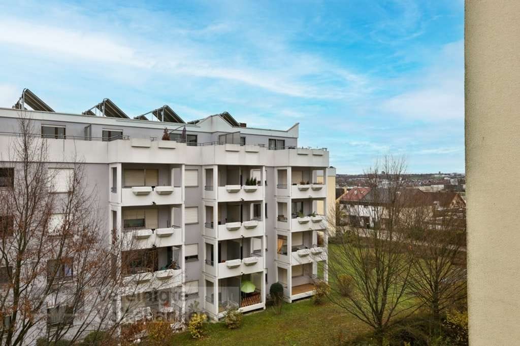 Immobilie in Tamm - Attraktive 2-Zimmer-Wohnung mit Balkon & Tiefgaragenstellplatz-FREI - Bild 2