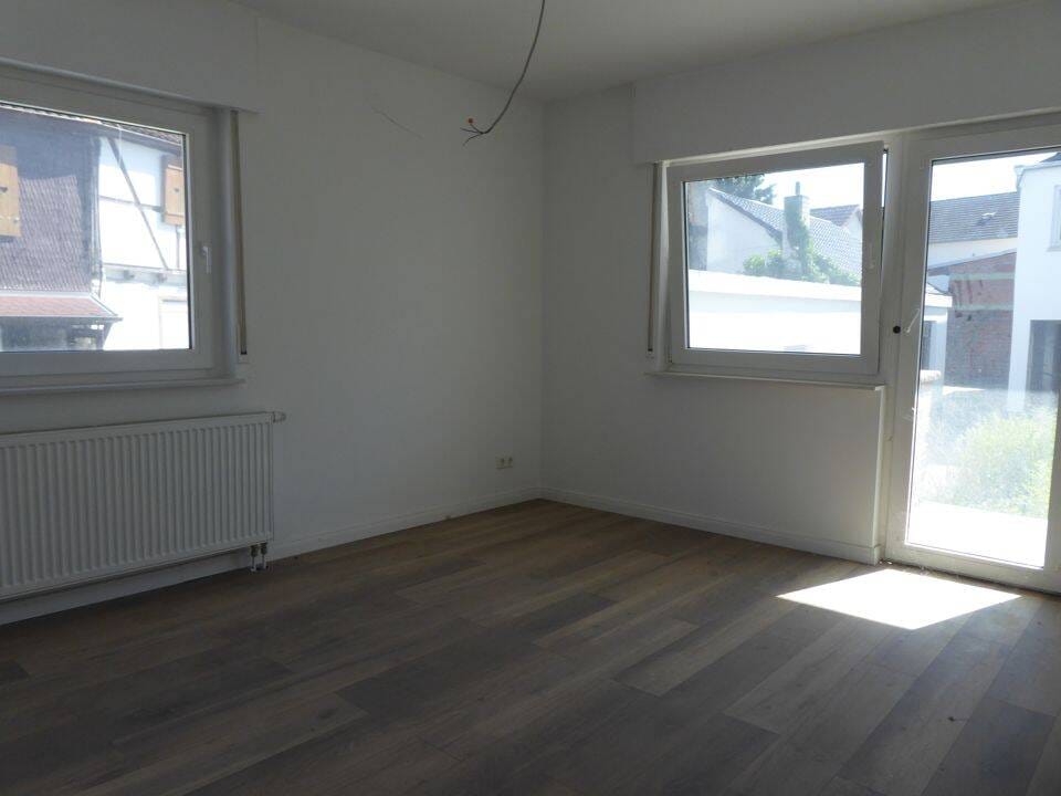 Immobilie in Biblis - Ensemble aus teilsaniertem Einfamilienhaus und Mehrfamilienhaus auf großzügigem Grundstück! - Bild 1