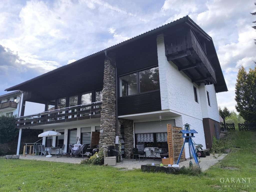 Immobilie in Lindberg - Mehrfamilienhaus mit Panoramablick & eigenem Waldanteil - Bild 0