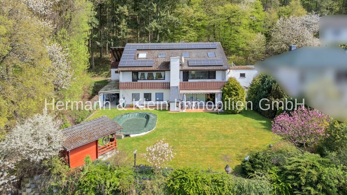 Immobilie in Eppstein - Attraktives Mehrfamilienhaus mit 5 Wohneinheiten, Pool, Kamin, Sauna & großem Grundstück - Bild 0