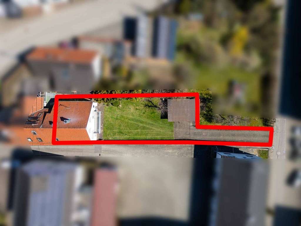 Immobilie in Heroldstatt - Charmante Doppelhaushälfte mit großem Potenzial in ruhiger Lage - Bild 2