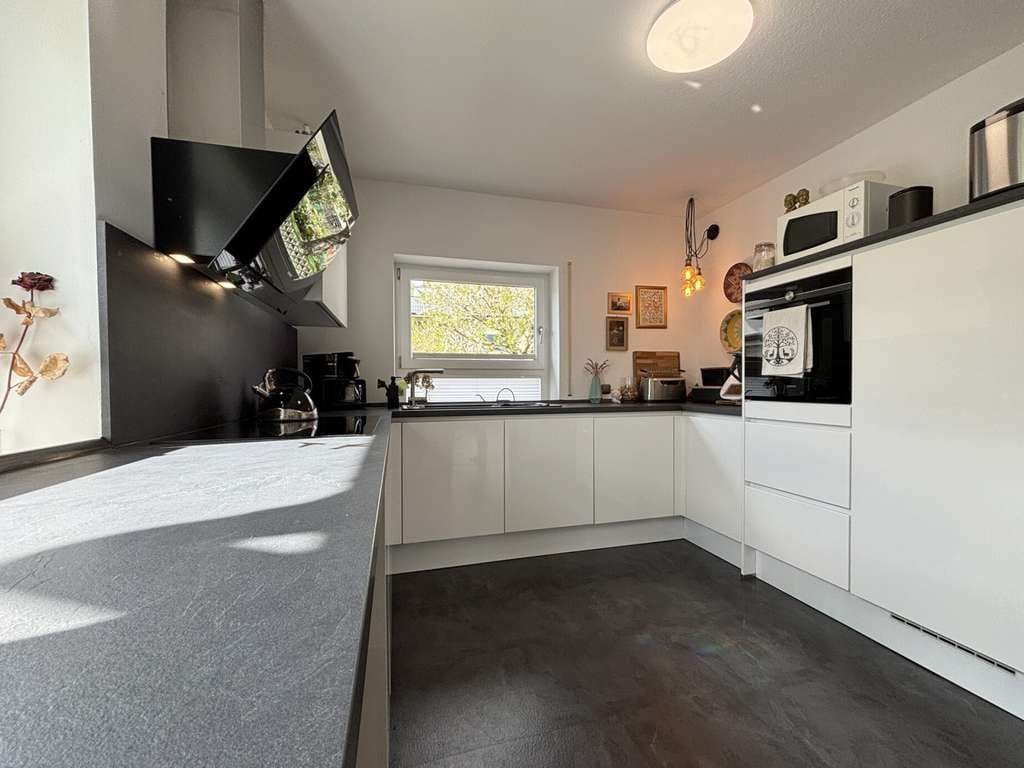 Immobilie in Rauschenberg - Viel Raum für die ganze Familie – Wohnhaus mit Garten, Doppelgarage und flexiblem Grundriss - Bild 3