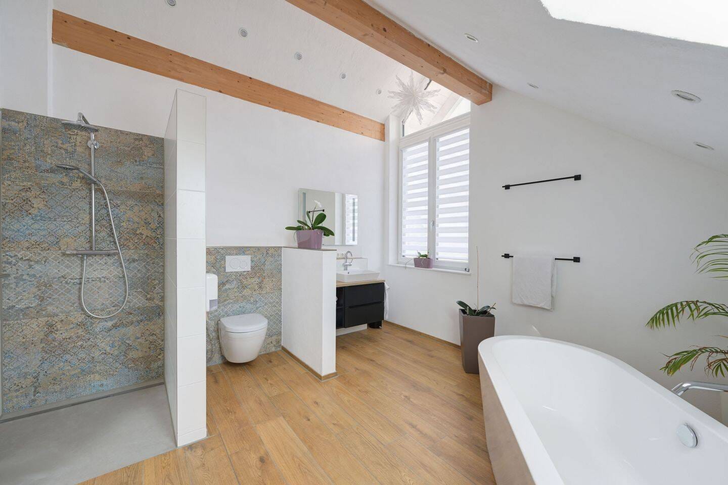 Immobilie in Kirchdorf - Modernes Luxus-Landhaus mit ELW und 180-Grad-Bergblick - Bild 3
