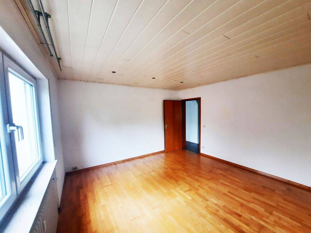 Immobilie in Wiesenbach - WIESENBACH – gepflegte 2,5-Zi-Eigentumswohnung mit Terrasse - Bild 4