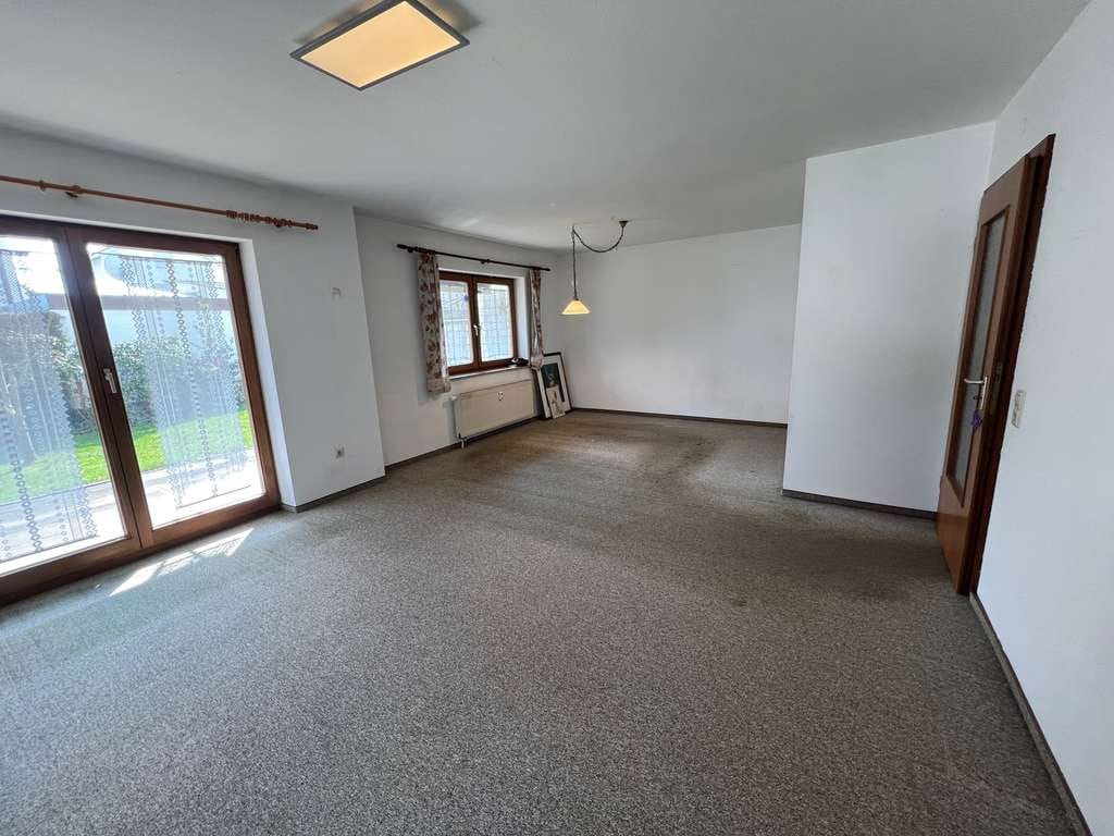 Immobilie in Wain - Helle 3,5-Zimmer-Erdgeschoss-Wohnung mit Gartenanteil und Stellplatz in Wain! - Bild 2