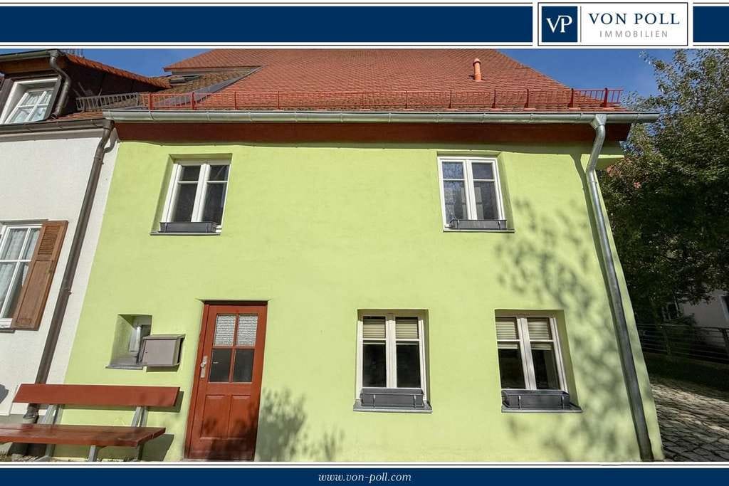 Immobilie in Nördlingen - Entzückende Eigentumswohnung innerhalb der Stadtmauer Nördlingens mit Terrasse - Bild 0