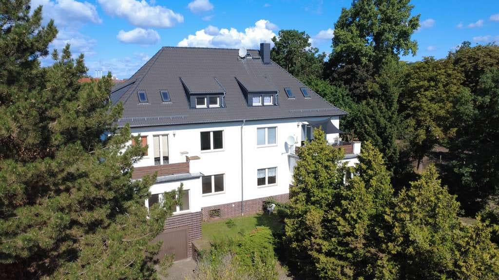 Immobilie in Staßfurt - Geschäftshaus mit 6 Einheiten und großzügigem Grundstück – Kapitalanlage oder  Eigennutzung - Bild 1