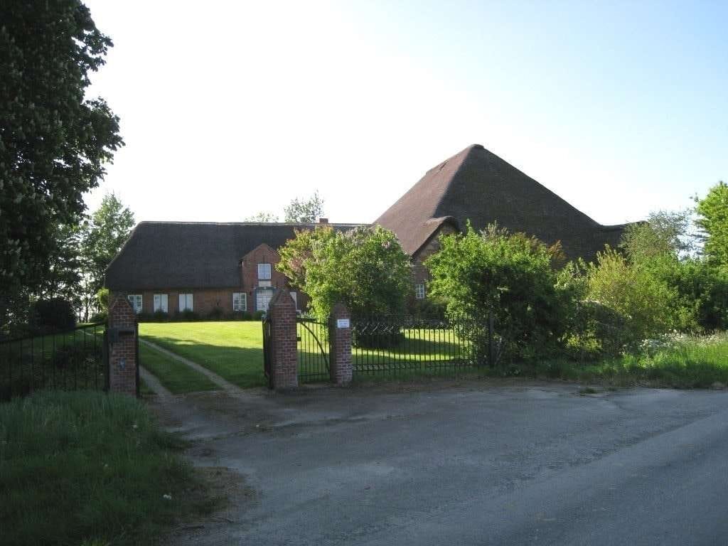 Immobilie in Tönning - Ebenerdiges Wohnen unter Reet! Moderne Eigentumswohnung in Tönning - Bild 1