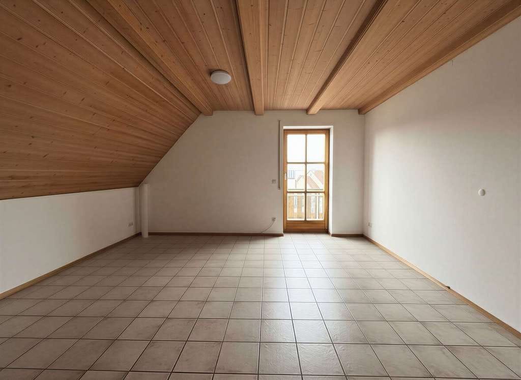 Immobilie in Odelzhausen - Gepflegte Dachgeschoss-Maisonette mit Kamin und zwei Außenbereichen. - Bild 1