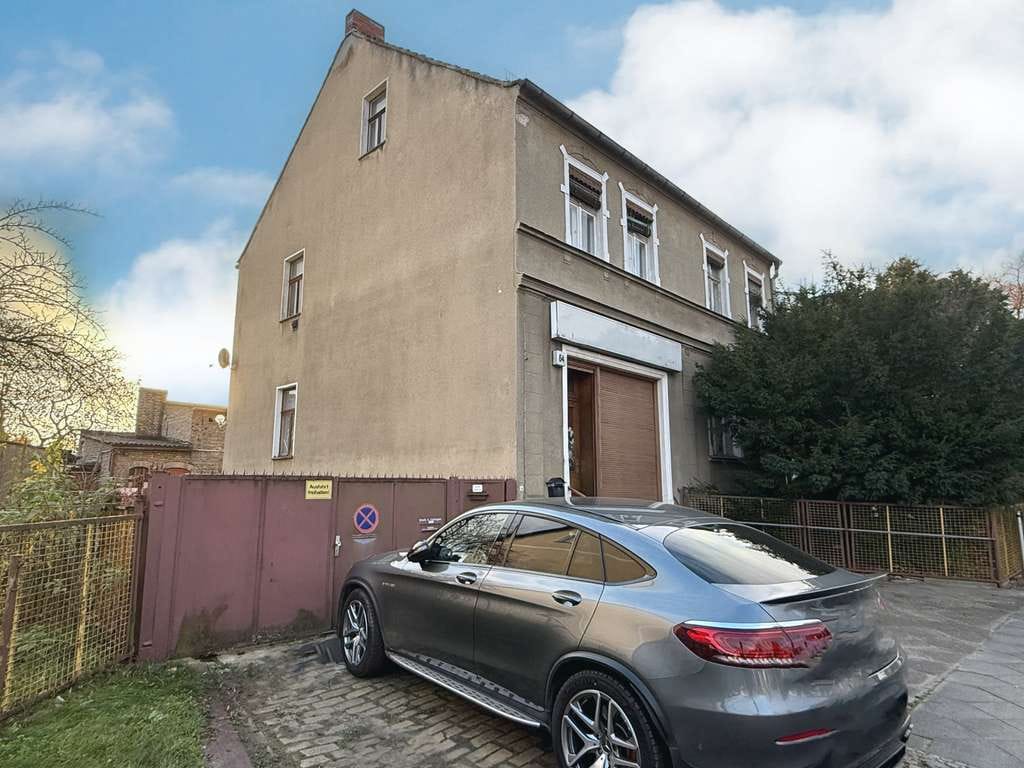 Immobilie in Falkensee - 247 qm Mehrfamilienhaus mit viel Potenzial im Zentrum. Mischgebiet mit 3 Vollgeschossen - Bild 1